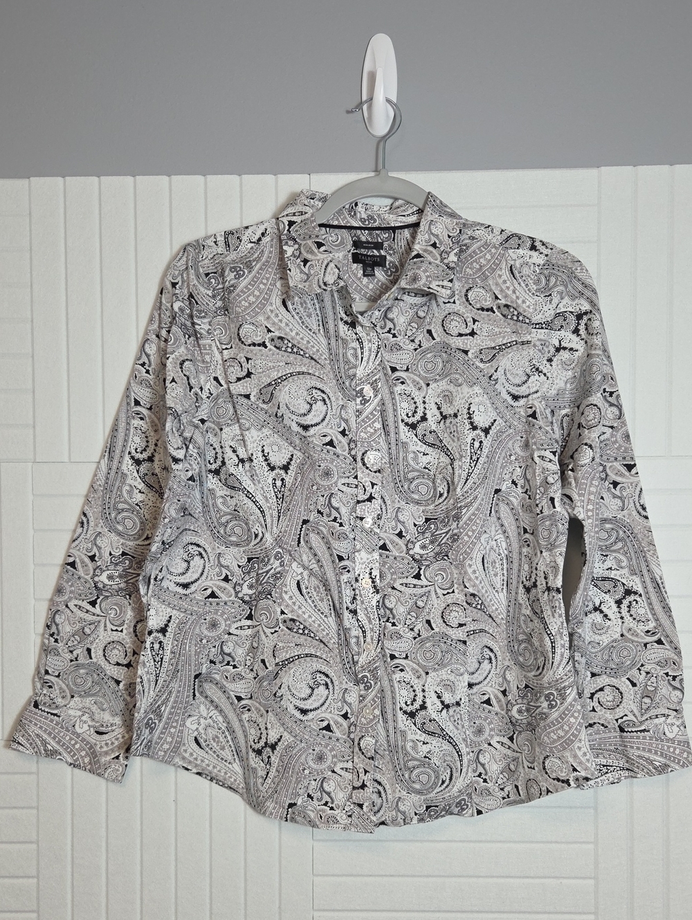 Talbots Wrinkle Resistant Black, White, Gray Paisley Button Down Shirt Size 12P